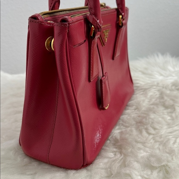 💯Authentic Prada Safiano  Small Leather Handbag🍀 - Picture 10 of 15